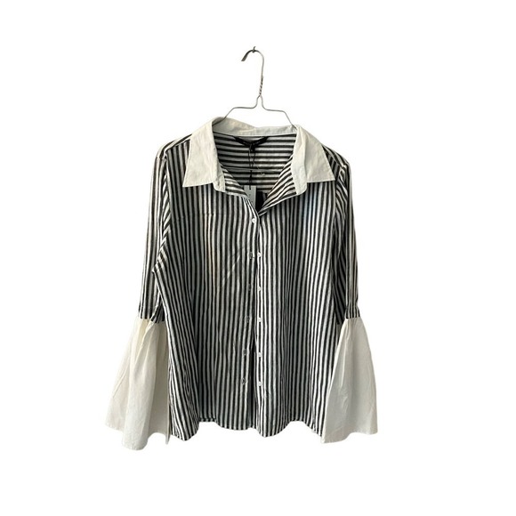 Walter Baker Button-Up Shirt Women SZ L Black/White Stripped Long Ruffle Sleeve - Picture 1 of 3